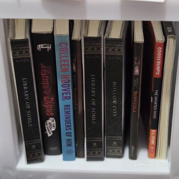 Zuru Mini Brands Books Shelf,Books,bookmarks,magnifying Glasses - Picture 3 of 4